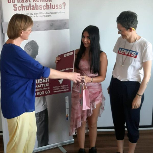 Zeugnisverleihung PSA an Teilnehmer*in