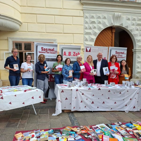Gruppenbild BookCrossing Aktion Eisenstadt